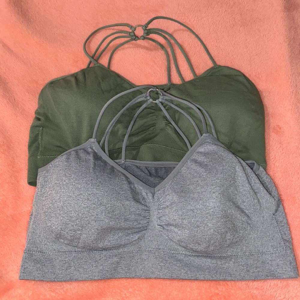 Gray and Green Pro Lift Seamless Sports bra